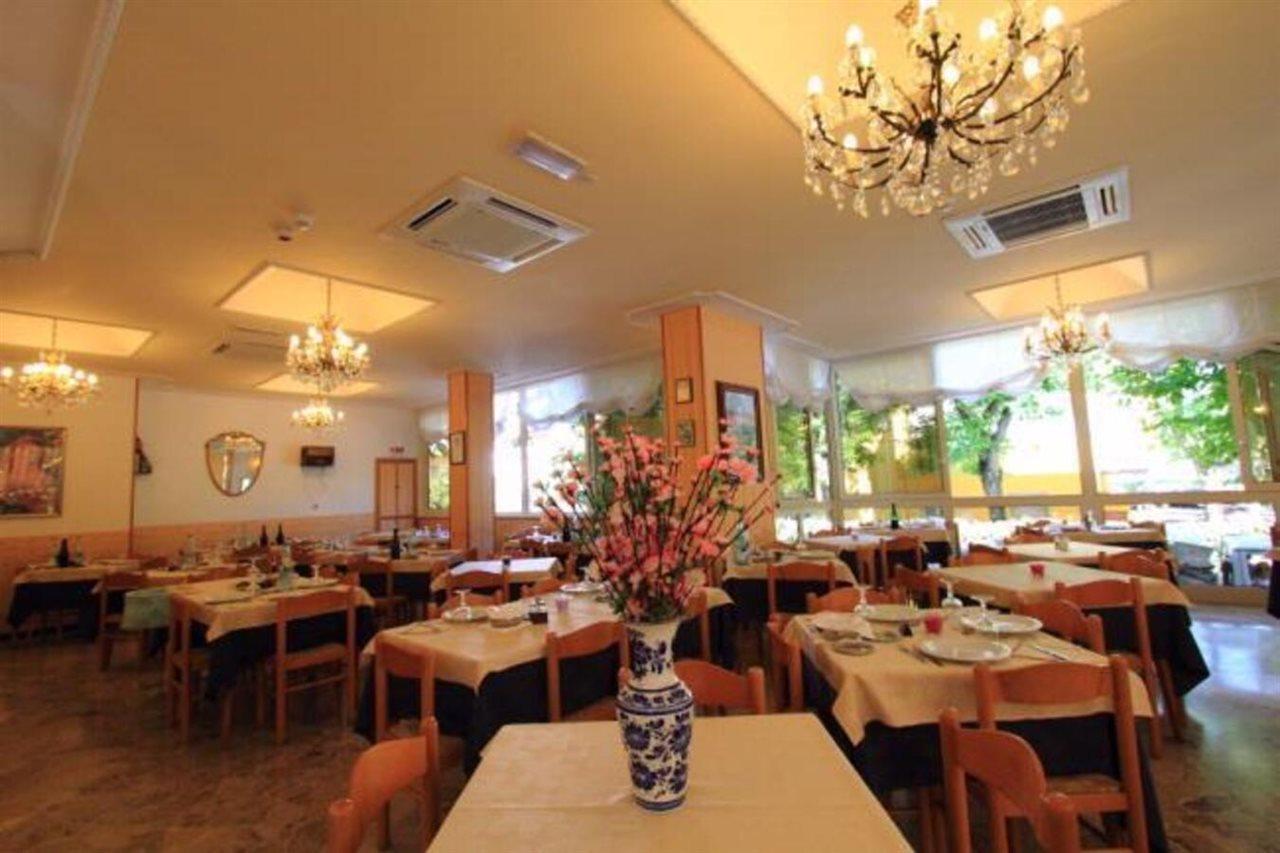 Hotel Moby Dick Rimini Exterior photo
